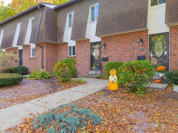 20 Hillcrest Park #20, South Hadley, MA 01075