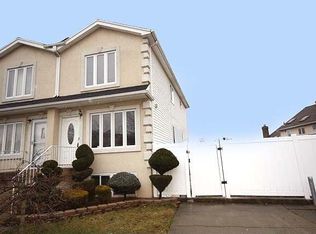 25 Anaconda St, Staten Island, NY 10312