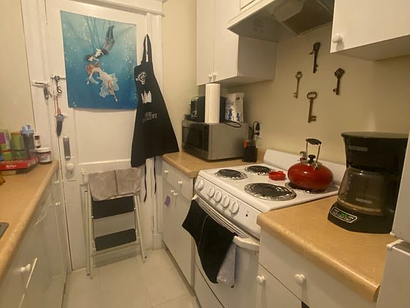 3rd image of 1637 Commonwealth Ave #99