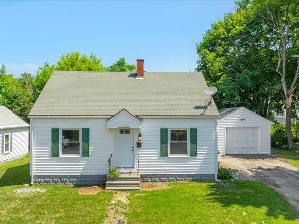 26 1st Street, Lewiston, ME 04240