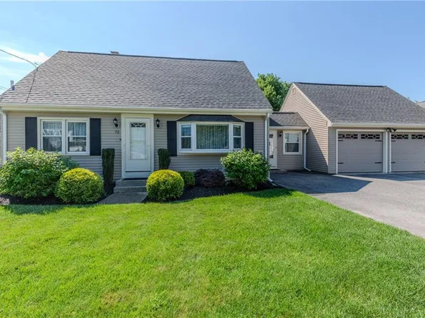 72 N Main St, Slatersville, RI 02876