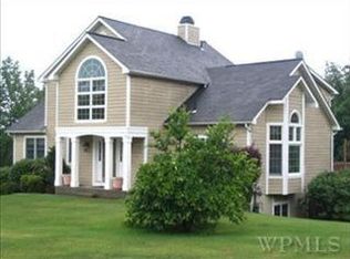 55 Highland Ct, Fishkill, NY 12524