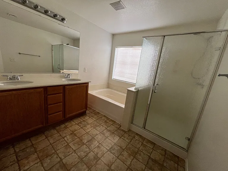 718 Thornford St — Photo 26