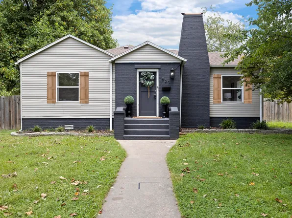 529 W College Street, Aurora, MO 65605