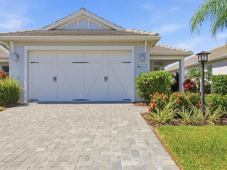8113 Sternway Rd — Photo 1