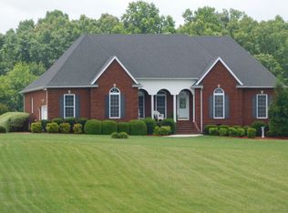 2707 Sixteenth Model Rd, Manchester, TN 37355