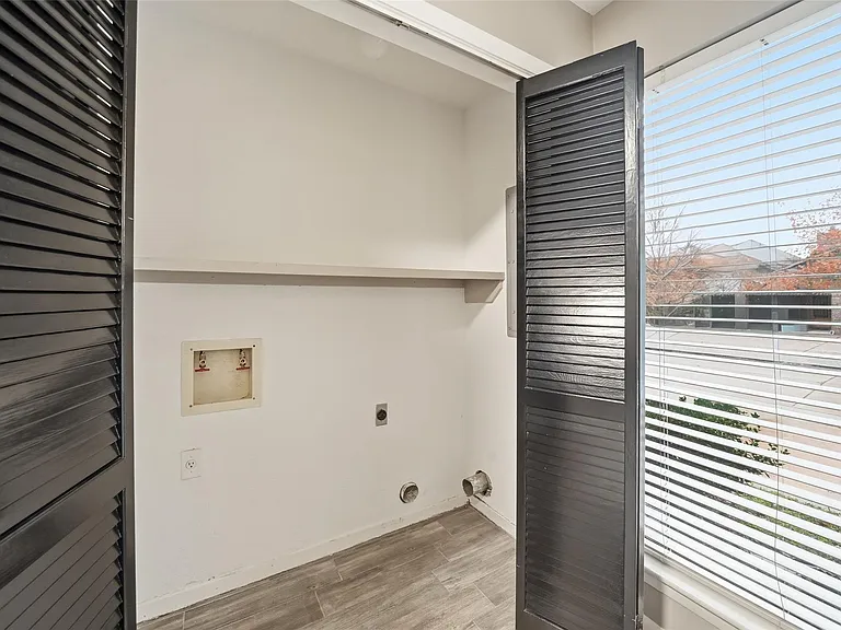3226 Poe Dr — Photo 9