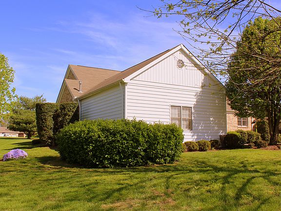 3rd image of 111 Stonehouse Dr