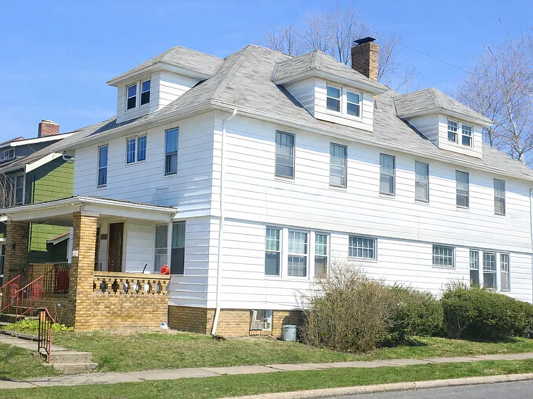 2261 Briarwood Rd — Photo 1