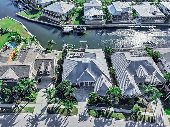 3rd image of 714 Islebay Dr