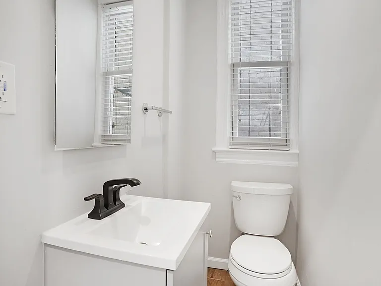 1373 N Carolina Ave NE — Photo 15