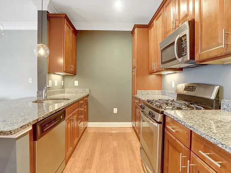 1023 N Royal St #312 — Photo 10