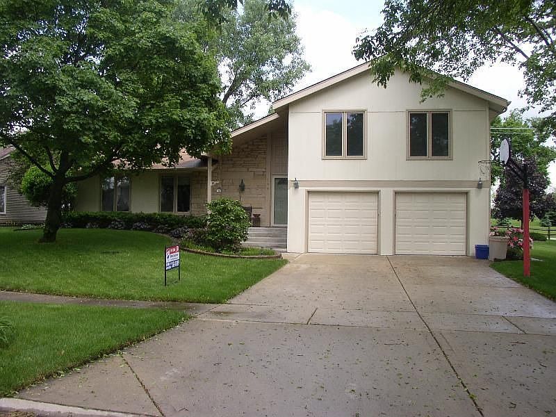 1st image of 199 Ivy Ln