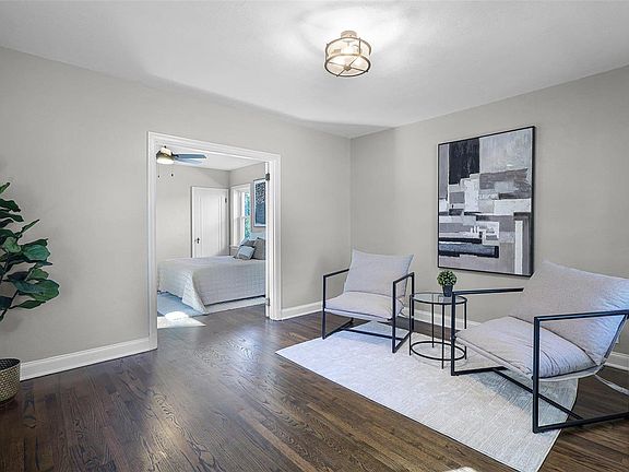 4th image of 2435 Macklind Ave