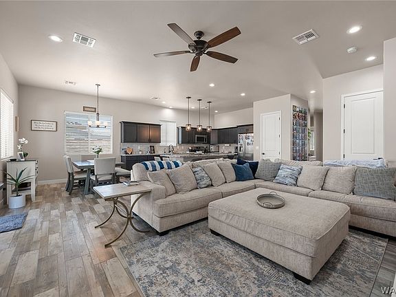 2nd image of 2921 Steamboat Drive