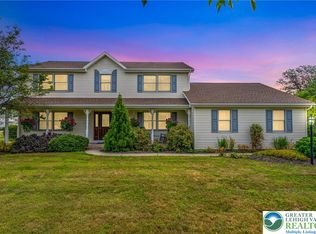 5033 Ancinetta Dr N, Schnecksville, PA 18078