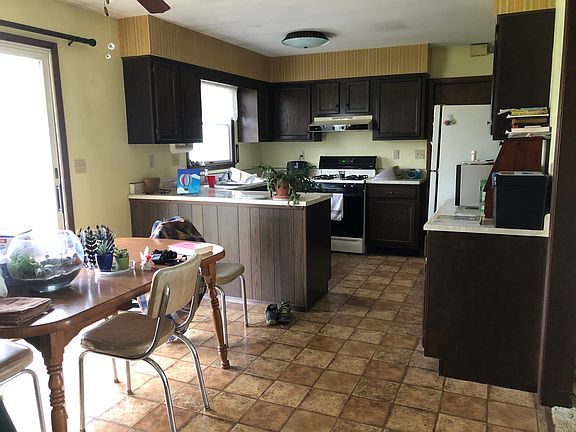 Kitchen/Dining Area