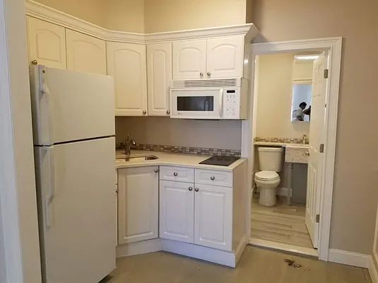 Rented by Compass | media 7