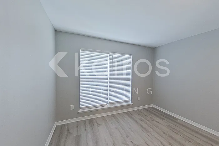 4 bed, 3.0 bath, 1987 sqft, $2,295 — Photo 2