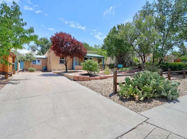 406 Richmond Dr SE, Albuquerque, NM 87106