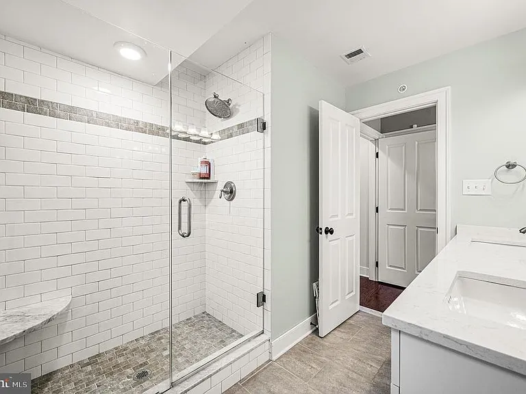 625 W Mulberry St — Photo 21