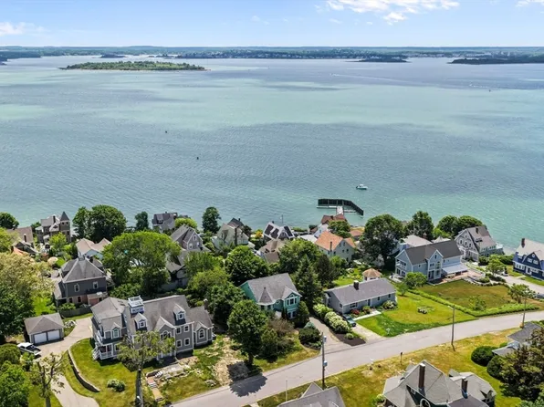 43 Andrew Ave, Hull, MA 02045