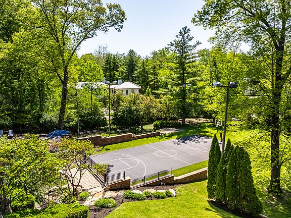 3rd image of 7779 Ridge Rd