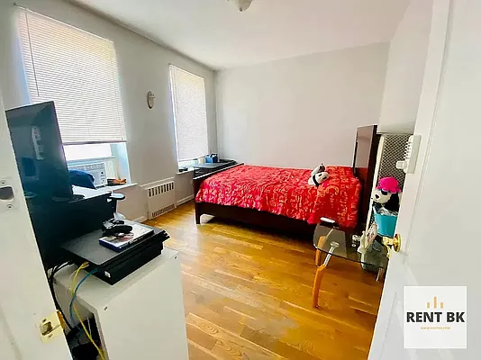 Rented by RENTBK LLC | media 8