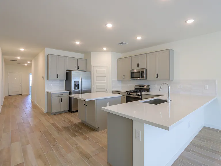 40285 W Chambers Ave — Photo 15