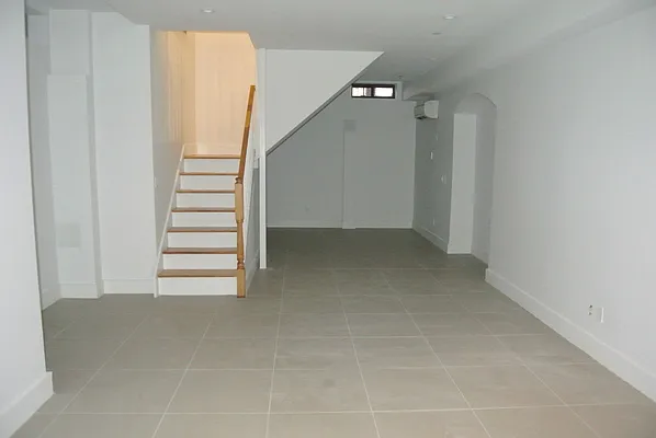 Rented by Nooklyn NYC LLC | media 44