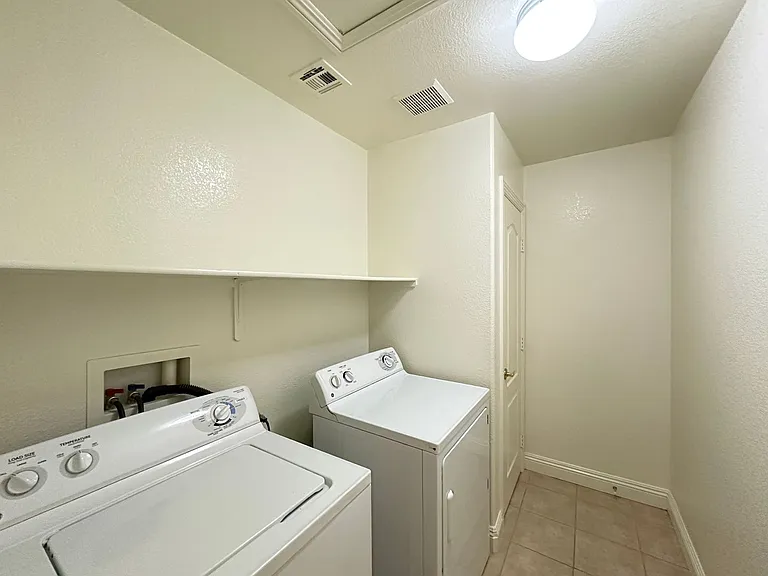 9442 Marshall Creek St — Photo 21