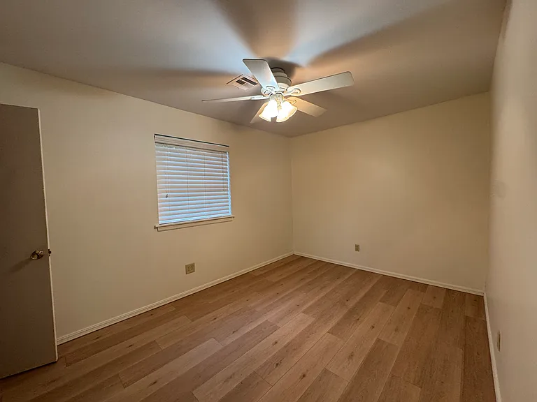 4765 Spiva Dr — Photo 10