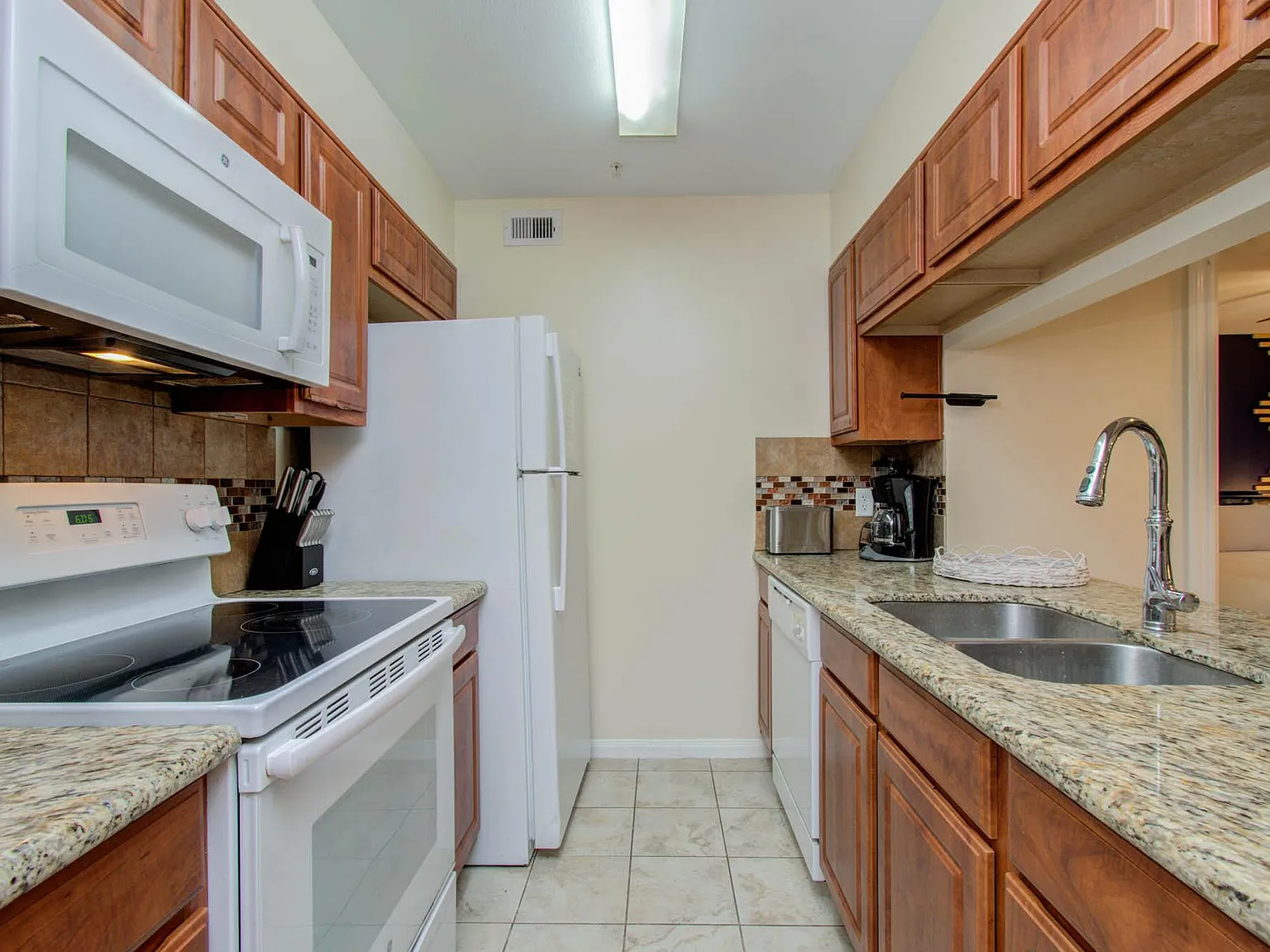 3 bed, 1500 sqft, $3,950 — Photo 3