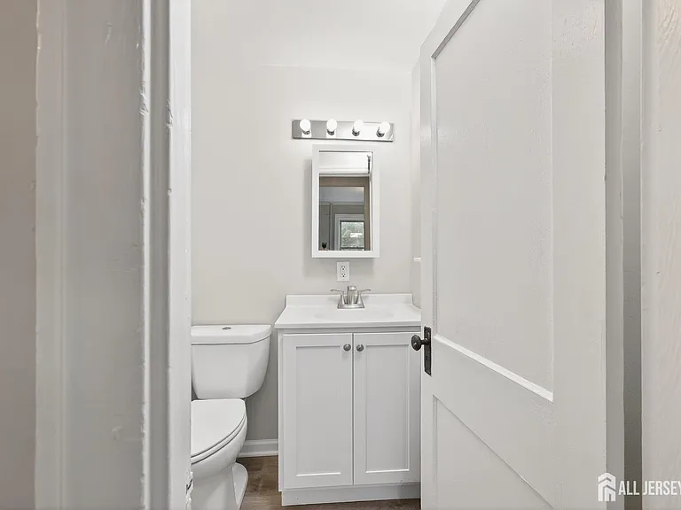 119 Vogel Pl — Photo 28