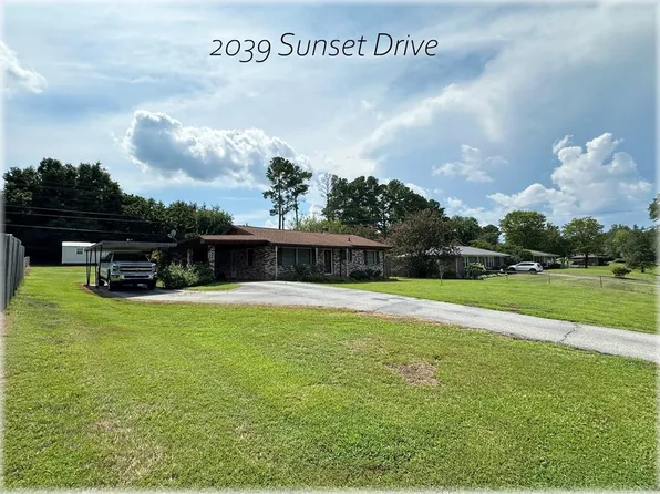 2039 Sunset Dr, Seneca, SC 29672