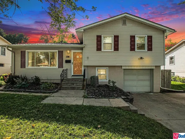 2318 S 123rd Ave, Omaha, NE 68144