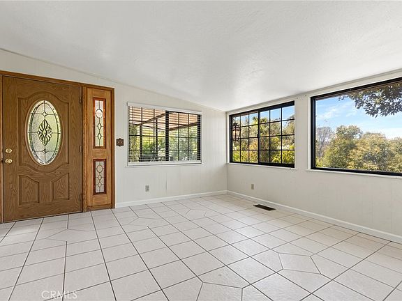 4th image of 105 Pinedale Ave