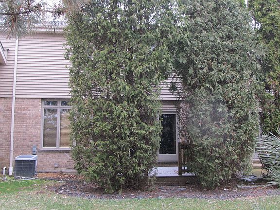 2nd image of 19601 S Cambridge Dr