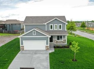 1200 SW 9th St, Oak Grove, MO 64075