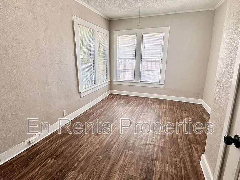 1925 Saint Louis Ave — Photo 17