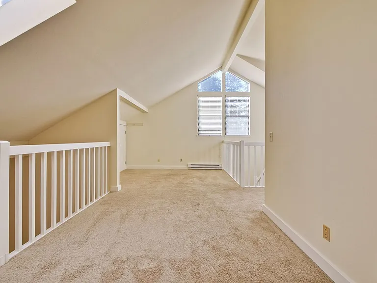 2040 W Middlefield Rd #2 — Photo 21