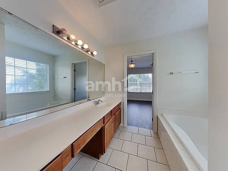 2324 Pleasant Meadow Dr — Photo 9