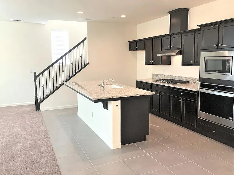 2569 Mustang Dr — Photo 2