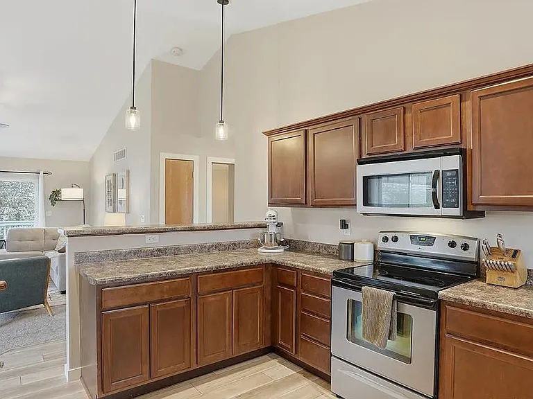 295 Hickory Ct — Photo 15