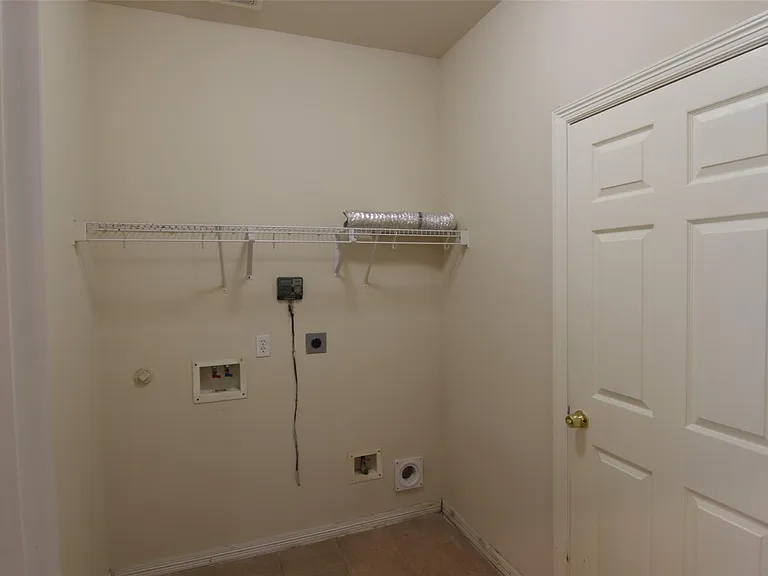 2027 Creek Run Dr — Photo 24