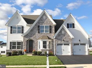 653 Warminster Ln, Lititz, PA 17543