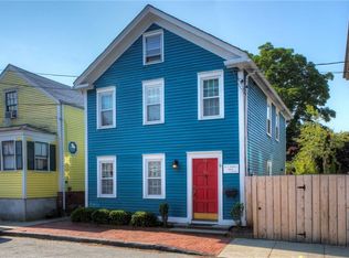 36 Poplar St, Newport, RI 02840