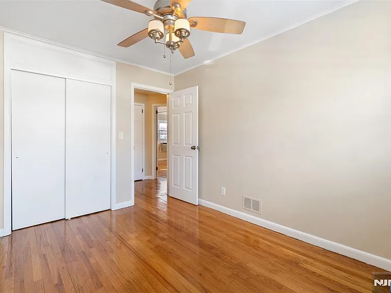 75 Cypress Rd — Photo 16