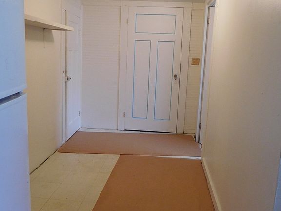 breakfast nook/hall