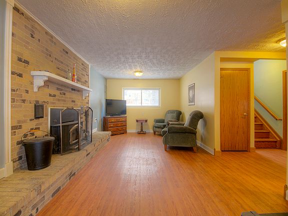 2nd image of 2779 Sun Terrace Dr